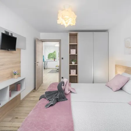 App***max Apartament Pula